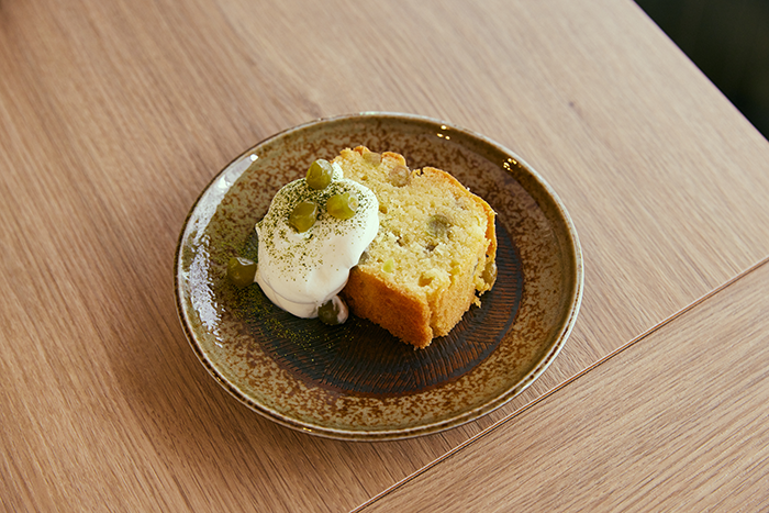 アーモンド粉とうぐいす豆のバターケーキ